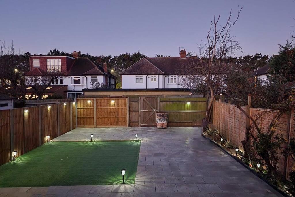 Homely & Peaceful Living Space Morden  Exterior photo